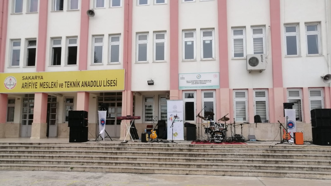Sanat Sakarya etkinlikleri kapsamında, Ali Dilmen Anadolu Lisesi Orkestrası ikinci Konserini Arifiye mesleki teknik Anadolu lisesinde verdi.